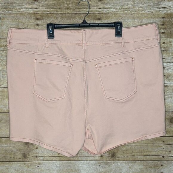 TORRID PALE DOGWOOD HIGH RISE STRETCH SUPER SOFT JEGGING MID SHORTS SIZE 26 - Picture 2 of 2